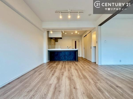 ���r���O �S�n�ǂ����r���O�͉Ƒ������R�ƏW�܂�܂��B�Ƒ��c�R�̎��Ԃ����������ł��B���Ƒ��ƁA����w�[���������Ԃ��߂��������ł��ˁB