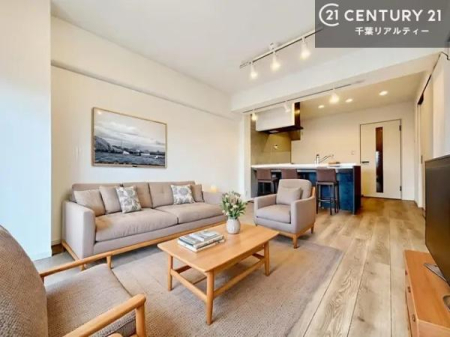 ���r���O �Ƌ��CG�p�[�X�ł��B�J�����̂���L�XLDK�I�\�t�@�[��_�C�j���O�e�[�u����u���Ă������ɂȂ�Ȃ��̂ŉ��K�ɉ߂����܂��I�R�~���j�P�[�V���������₷�����r���O�ł��I