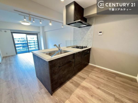 �L�b�`�� ��Ƃ肠�钲���X�y�[�X�ō�Ƃ����₷�����K�ȃL�b�`���ł��I
���q�l�ƈꏏ�ɂ��َq������y���߂�L�X�X�y�[�X�ł��B�y�����������ԂɂȂ肻���ł��ˁI