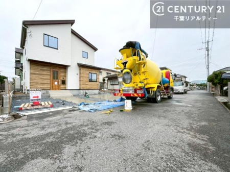 �O�ʓ��H�܂ތ��n�ʐ^ ���ӊ���A���q�l�̂���]�ɍ������������ꏏ�ɂ��ē���v���܂��B�Z��[���A�h�o�C�U�[�ɂ�邲���k������܂��B���Ђ͂��₢���킹�ɑ��Ή����܂��I���҂������܂���I