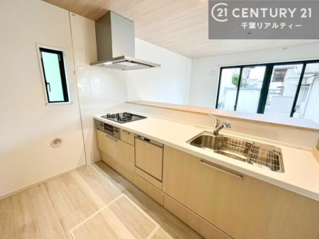 �L�b�`�� ��l�C�̑Ζʎ��V�X�e���L�b�`�����̗p���Ă��܂��I���Ƒ��̃R�~���j�P�[�V���������R�Ƒ�����݌v�ł��B
���q�l�ɂ��ڂ��͂��̂Ŋ������ł��ˁI�L�X�g���ĉ��K�ɍ�Ƃ��i�݂܂��B