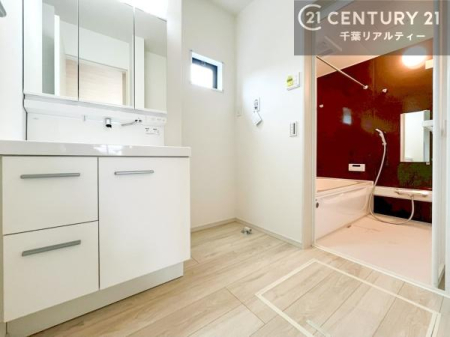 ���ʑ�E���ʏ� �O�ʋ��d�l�̐��ʏ��́A�g�����Ȃ݂����₷������I���͎��[�ɂȂ��Ă��܂��B�h���C���[�₨���ϓ����Еt������̂Ő��ʑ������X�b�L���ƌ����邱�Ƃ��o���܂��I