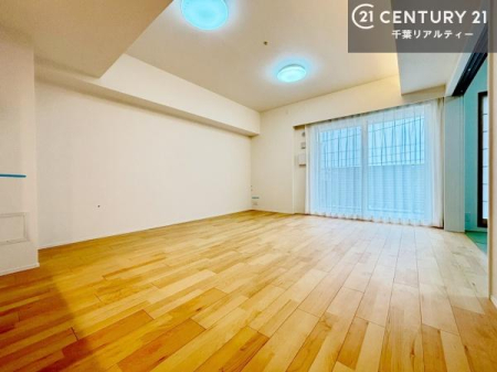 ���r���O �S�n�ǂ����r���O�͉Ƒ������R�ƏW�܂�܂��B�Ƒ��c�R�̎��Ԃ����������ł��B���Ƒ��ƁA����w�[���������Ԃ��߂��������ł��ˁB