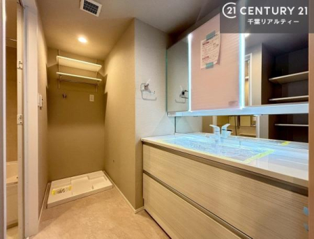 ���ʑ�E���ʏ� �O�ʋ��d�l�̐��ʏ��́A�g�����Ȃ݂����₷������I���͎��[�ɂȂ��Ă��܂��B�h���C���[�₨���ϓ����Еt������̂Ő��ʑ������X�b�L���ƌ����邱�Ƃ��o���܂��I