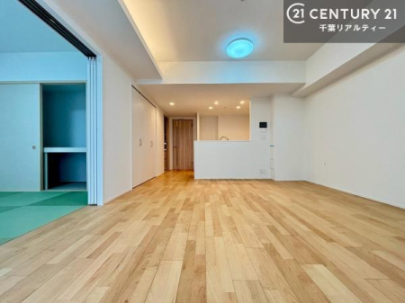 ���r���O �S�n�ǂ����r���O�͉Ƒ������R�ƏW�܂�܂��B�Ƒ��c�R�̎��Ԃ����������ł��B���Ƒ��ƁA����w�[���������Ԃ��߂��������ł��ˁB