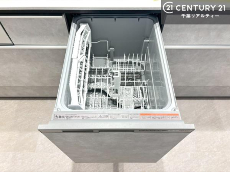 �L�b�`�� �H��@�t���̃L�b�`���ł��I�Z���������r��h�~�Ƃ��đ�ϊ��􂷂�֗��Ȏd�l�ł��I�r���g�C���Ȃ̂ŃL�b�`���̏ꏊ����炸�����X�y�[�X���L���g�����Ƃ��o���܂��I