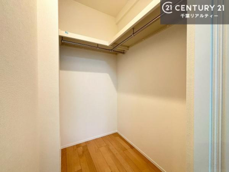 ���[ �E�H�[�N�C���N���[�[�b�g�t���ł��B��������̂��m���Ȃǂ����[���Ă��������ł��ˁI���ɂ���@�������ȂǋG�ߕ��̑傫�ȉƓd�����[�ł��܂��B