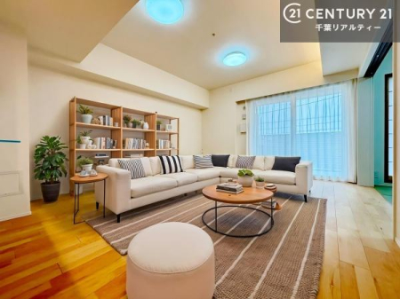 ���r���O �Ƌ��CG�p�[�X�ł��B�S�n�ǂ����r���O�͉Ƒ������R�ƏW�܂�܂��B�Ƒ��c�R�̎��Ԃ����������ł��B���Ƒ��ƁA����w�[���������Ԃ��߂��������ł��ˁB