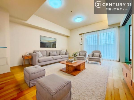 ���r���O �Ƌ��CG�p�[�X�ł��B�S�n�ǂ����r���O�͉Ƒ������R�ƏW�܂�܂��B�Ƒ��c�R�̎��Ԃ����������ł��B���Ƒ��ƁA����w�[���������Ԃ��߂��������ł��ˁB