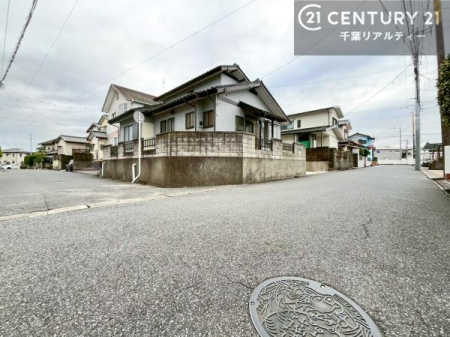 �O�ʓ��H�܂ތ��n�ʐ^ ���邭�J���I�Ȋp�n�ł�������ґ�Ȃ��Z�܂������܂��񂩁B