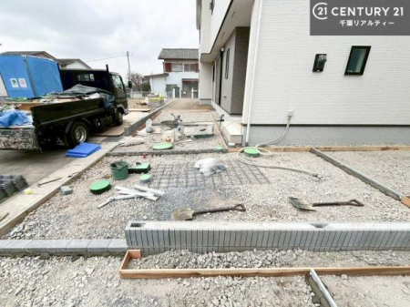 ���ԏ� ���ԃX�y�[�X��3�䕪����܂��I�Z�J���h�J�[�͂������A�o�C�N�⎩�]�ԂȂǂ��u���ꏊ�ɍ���܂���B