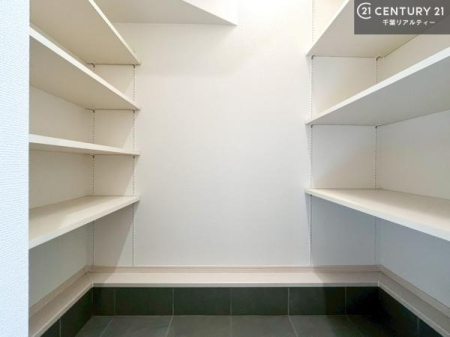 ���� �V���[�Y�N���[�N�t���ł��I�V���[�Y�����łȂ��x�r�[�J�[��܂��ݎ��]�ԁA�A�E�g�h�A�p�i���X�b�L���ƕЕt�����܂��I