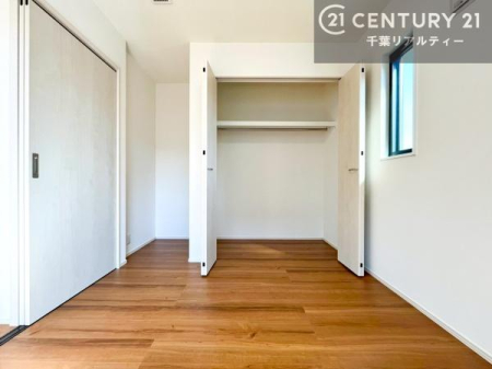 ���[ ���[�͂ɗD��Ă��邩�炱���A�]�v�ȃ��m��\�ɏo�����A�C���e���A��������L�[�v�ł��܂��B�V���v���Ő������ꂽ��Ԃ����y���݂��������B