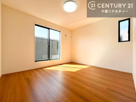 �Q�� �D���������������ޗm���́A���̖ڊo�߂��C�������ǂ������ł��ˁB���������Ԃ��������Ɖ߂������Ƃ��ł��܂��B�D�����F�����̃t���[�����O���ǂ�ȉƋ�ɂ��}�b�`���܂��I