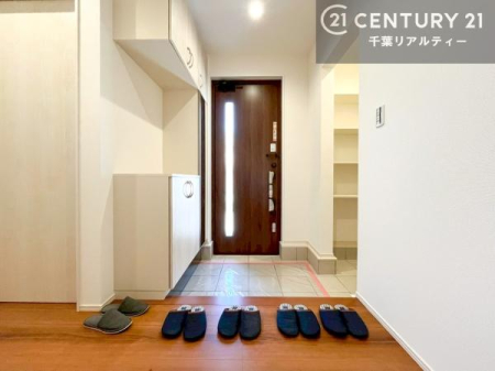 ���� �~���[�t���V���[�Y�{�b�N�X�t���Ȃ̂ŁA���ւ��Еt�����|�������₷���ł��I
�X�b�L���������ւŌ˂��J�����u�ԁA�������̂���S�n������Ԃ��o�}���Ă���܂��B