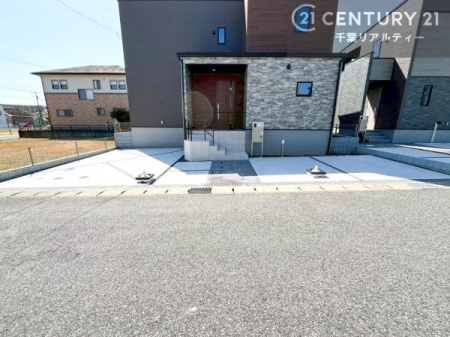 ���ԏ� ���ԃX�y�[�X��3�䕪����܂��I�Z�J���h�J�[�͂������A�o�C�N�⎩�]�ԂȂǂ��u���ꏊ�ɍ���܂���B