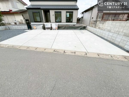 ���ԏ� ���ԃX�y�[�X��3�䕪����܂��I�Z�J���h�J�[�͂������A�o�C�N�⎩�]�ԂȂǂ��u���ꏊ�ɍ���܂���B