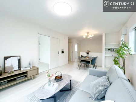 ���r���O �J�����̂���L�XLDK�I�\�t�@�[��_�C�j���O�e�[�u����u���Ă������ɂȂ�Ȃ��̂ŉ��K�ɉ߂����܂��I�R�~���j�P�[�V���������₷�����r���O�ł��I