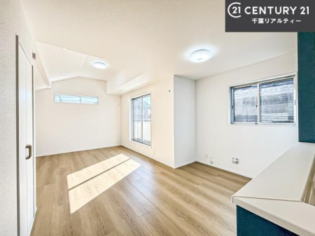 ���r���O �J�����̂���L�XLDK�I�\�t�@�[��_�C�j���O�e�[�u����u���Ă������ɂȂ�Ȃ��̂ŉ��K�ɉ߂����܂��I�R�~���j�P�[�V���������₷�����r���O�ł��I