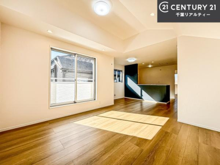 ���r���O �D�����z���܂肪���r���O����ł���ċ��S�n�̗ǂ���Ԃ����o���Ă���܂��I
���났�̎��Ԃ��߂����܂��I