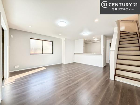 ���r���O �D�����z���܂肪���r���O����ł���ċ��S�n�̗ǂ���Ԃ����o���Ă���܂��I
���났�̎��Ԃ��߂����܂��I