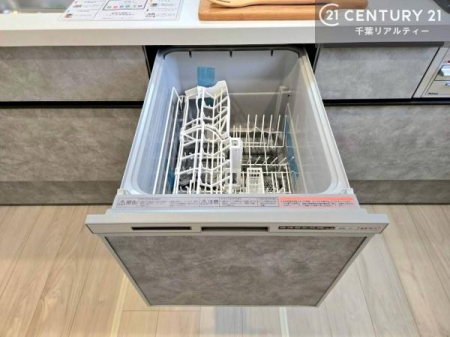 �L�b�`�� �H��@�t���̃L�b�`���ł��I�Z���������r��h�~�Ƃ��đ�ϊ��􂷂�֗��Ȏd�l�ł��I�r���g�C���Ȃ̂ŃL�b�`���̏ꏊ����炸�����X�y�[�X���L���g�����Ƃ��o���܂��I