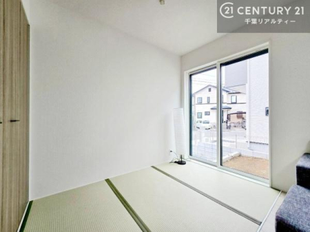 �a�� ���r���O�Ɨאڂ�����R�[�i�[�ł��I�Ǝ��̋x�e�X�y�[�X��L�b�Y�X�y�[�X�Ƃ��Ċ��p����̂��悳�����ł��ˁI
������͗z���������ނ̂ŁA���邭��������������܂��I