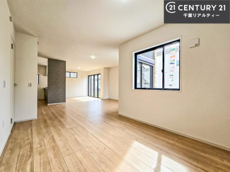 ���r���O �D�����z���܂肪���r���O����ł���ċ��S�n�̗ǂ���Ԃ����o���Ă���܂��I
���났�̎��Ԃ��߂����܂��I