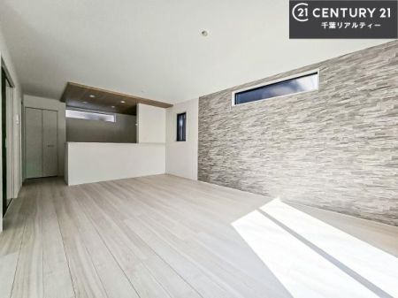 ���r���O �D�����z���܂肪���r���O����ł���ċ��S�n�̗ǂ���Ԃ����o���Ă���܂��I
���났�̎��Ԃ��߂����܂��I