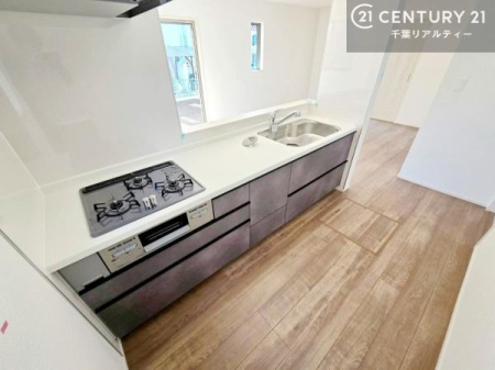 �L�b�`�� ��l�C�̑Ζʎ��V�X�e���L�b�`�����̗p���Ă��܂��I���Ƒ��̃R�~���j�P�[�V���������R�Ƒ�����݌v�ł��B
���q�l�ɂ��ڂ��͂��̂Ŋ������ł��ˁB�L�X�g���ĉ��K�ɍ�Ƃ��i�݂܂��B