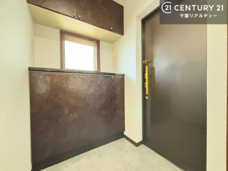 ���� �V���[�Y�{�b�N�X�t���Ȃ̂ŁA���ւ��Еt�����|�������₷���ł��I
�X�b�L���������ւŌ˂��J�����u�ԁA�������̂���S�n������Ԃ��o�}���Ă���܂��B