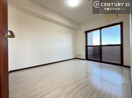 �Q�� �o���R�j�[�ɖʂ��Ă���m���ł��B���邭�����肪����A���C����������ł��܂��I���N���āA�O�ɏo�Ĕw�L�т����[�ċz�����ǂ������}������邱�Ƃ��ł��܂��B