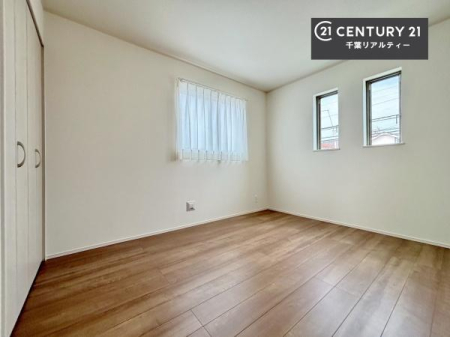 �m�� �V���v���Ƀf�U�C������Ă��邽�߁A�Ƌ��I�т܂���I
���C�ɓ���̉Ƌ��u���Ă��낰���Ԃ���邱�Ƃ��ł��܂��B