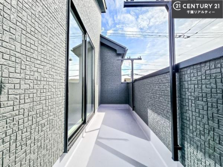 �o���R�j�[ �z������̗ǂ��o���R�j�[�ŁA�����󕨂��悭���������ł��ˁI
���V�C�̗ǂ����ɂ̓o���R�j�[�֏o�ă��t���b�V������̂��C�����悳�����ł��B