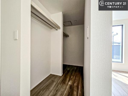 ���[ �E�H�[�N�C���N���[�[�b�g�t���ł��B��������̂��m���Ȃǂ����[���Ă��������ł��ˁI���ɂ���@�������ȂǋG�ߕ��̑傫�ȉƓd�����[�ł��܂��I