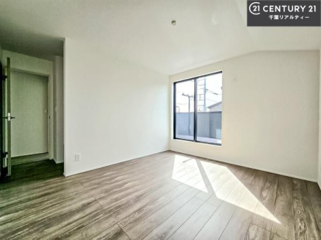 �m�� �o���R�j�[�ɖʂ��Ă���m���ł��B���邭�����肪����A���C����������ł��܂��I���N���āA�O�ɏo�Ĕw�L�т����[�ċz�����ǂ������}������邱�Ƃ��ł��܂��B