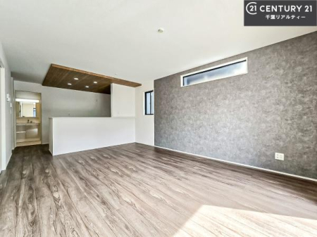 ���r���O �D�����z���܂肪���r���O����ł���ċ��S�n�̗ǂ���Ԃ����o���Ă���܂��I
���났�̎��Ԃ��߂����܂��I