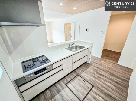 �L�b�`�� ��Ƃ肠�钲���X�y�[�X�ō�Ƃ����₷�����K�ȃL�b�`���ł��I
���q�l�ƈꏏ�ɂ��َq������y���߂�L�X�X�y�[�X�ł��B�y�����������ԂɂȂ肻���ł��ˁI