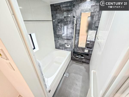 ���� �L�X�o�X�ň���̔������t���b�V���B�����L�΂���̂ŁA�����ɂ��������ƐZ����܂��ˁI�����̃o�X�^�C�����y���݂ɂȂ�܂��B