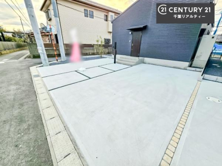 ���ԏ� ���ԃX�y�[�X��2�䕪����܂��I�Z�J���h�J�[�͂������A�o�C�N�⎩�]�ԂȂǂ��u���ꏊ�ɍ���܂���B