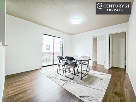 ���r���O �D�����z���܂肪���r���O����ł���ċ��S�n�̗ǂ���Ԃ����o���Ă���܂��I
���났�̎��Ԃ��߂����܂��I