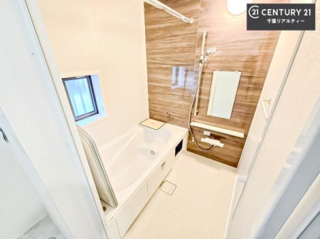 ���� �������������l�̕��͋C�̃o�X���[���́A�����o�Ă��ăo�X�^�C�����[���I
���d���撣���Ă��邲�J���ɂ��D�݂̓����̓����܂����āA�y����ł݂Ă͂������ł��傤���H