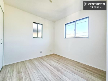 �m�� 2�ʍ̌����m�ۂ������邢�����́A���ʂ����ǂ��A���邭��ϋ��S�n�̗ǂ���ԂƂȂ��Ă���܂��B�����b�N�X���ĉ߂�����S�n�̗ǂ��������ł��I���̖ڊo�߂��X�b�L�����܂��ˁI