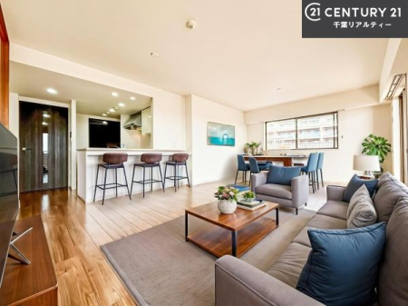 ���r���O �Ƌ��CG�p�[�X�ł��B�J�����̂���L�XLDK�I�\�t�@�[��_�C�j���O�e�[�u����u���Ă������ɂȂ�Ȃ��̂ŉ��K�ɉ߂����܂��I