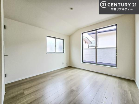 �m�� �o���R�j�[�ɖʂ��Ă���m���ł��B���邭�����肪����A���C����������ł��܂��I���N���āA�O�ɏo�Ĕw�L�т����[�ċz�����ǂ������}������邱�Ƃ��ł��܂��B