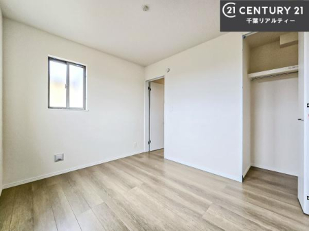 �Q�� �V���v���Ƀf�U�C������Ă��邽�߁A�Ƌ��I�т܂���I
���C�ɓ���̉Ƌ��u���Ă��낰���Ԃ���邱�Ƃ��ł��܂��B