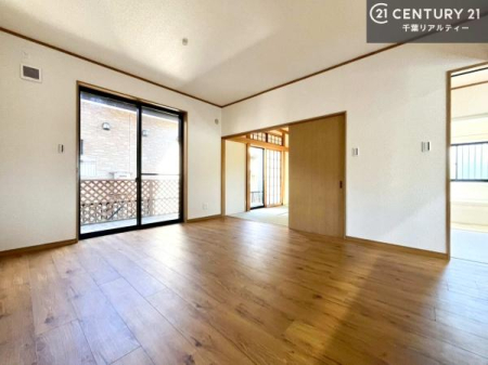 ���r���O �S�n�ǂ����r���O�͉Ƒ������R�ƏW�܂�܂��B�Ƒ��c�R�̎��Ԃ����������ł��B���Ƒ��ƁA����w�[���������Ԃ��߂��������ł��ˁB���邭�J���I�ȋ�Ԃł��B