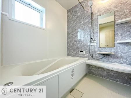 ���� �y���d�l�ʐ^�z�L�X�o�X�ň���̔������t���b�V���B�����L�΂���̂ŁA�����ɂ��������ƐZ����܂��ˁI���炩���Ȑ��Ő݌v����Ă��났�̂ЂƎ���L�Ӌ`�ɖ��킦��o�X���[���ł��B