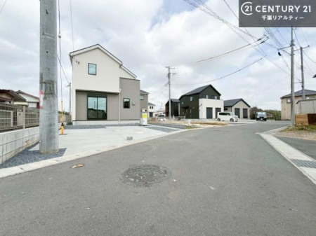 �O�ʓ��H�܂ތ��n�ʐ^ ���ӊ���A���q�l�̂���]�ɍ������������ꏏ�ɂ��ē���v���܂��B�Z��[���A�h�o�C�U�[�ɂ�邲���k������܂��B���Ђ͂��₢���킹�ɑ��Ή����܂��I���҂������܂���I