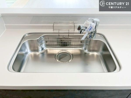 �L�b�`�� ���C�h�ȃV���N�ł��ˁI�������˂ɂ������������₷���Ǝ����y�X�d�l�̃V�X�e���L�b�`���ł��I
�f�U�C�����Ƌ@�\�������˂��L�b�`���Ő�����������܂��ˁI